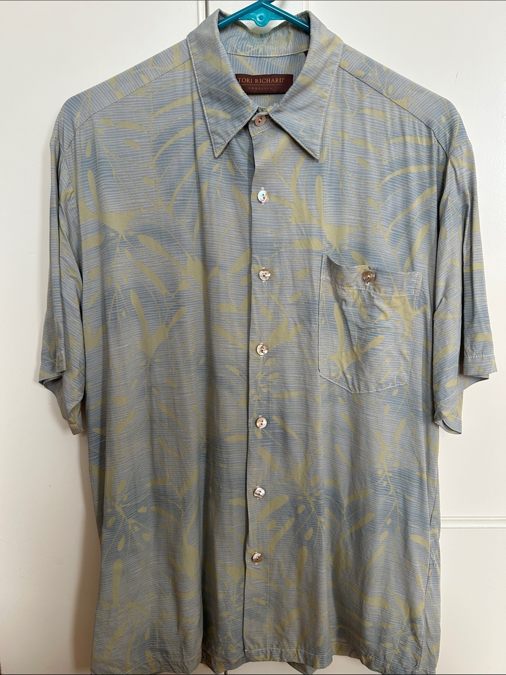 Tori Richard Short-Sleeve Button-Down Shirt in Gray and Pale Yellow